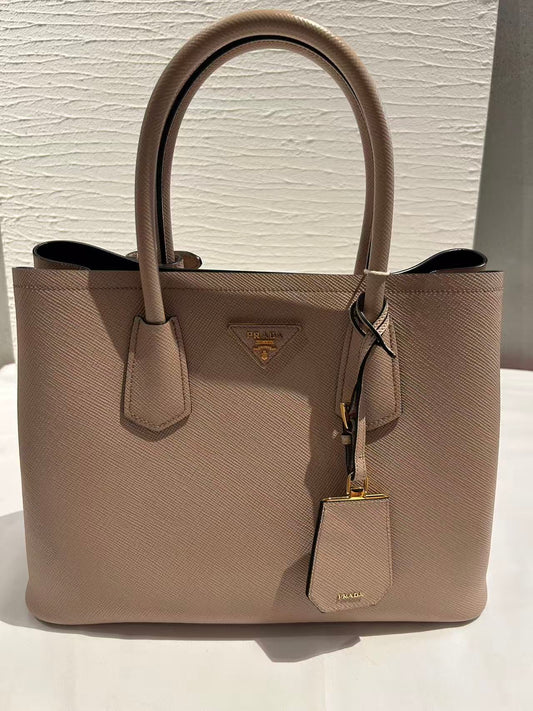 Second-hand Prada handbag