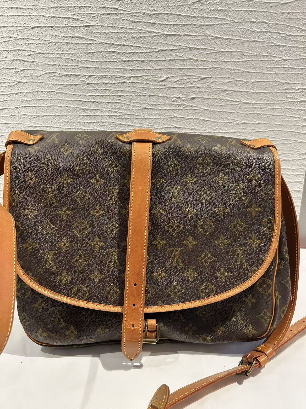 Louis Vuitton Saumur，Second-hand